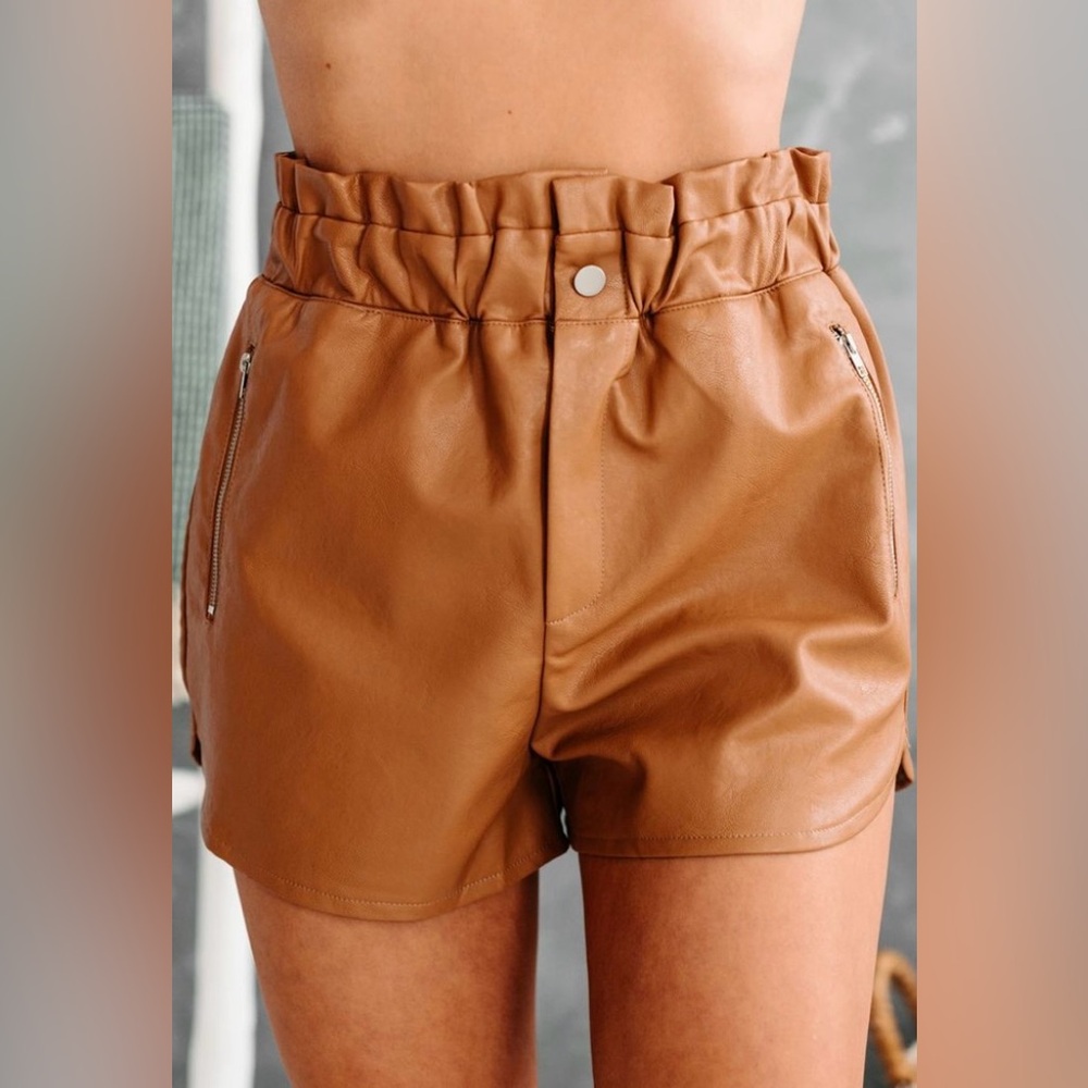 NWT  Gilli High waisted Faux leather pull on shorts